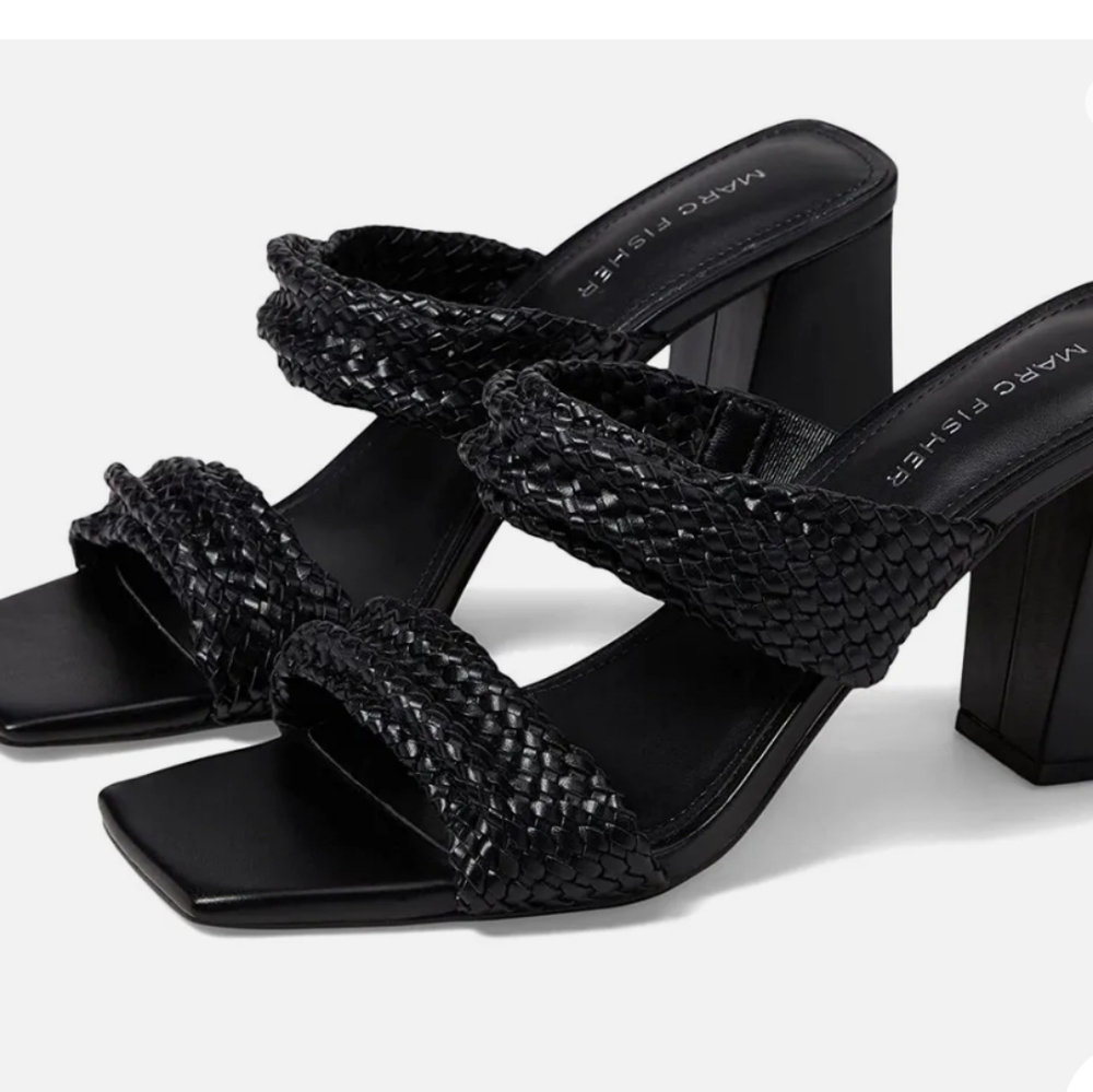 NWOT "Marc Fisher" Eloria sandals-Black